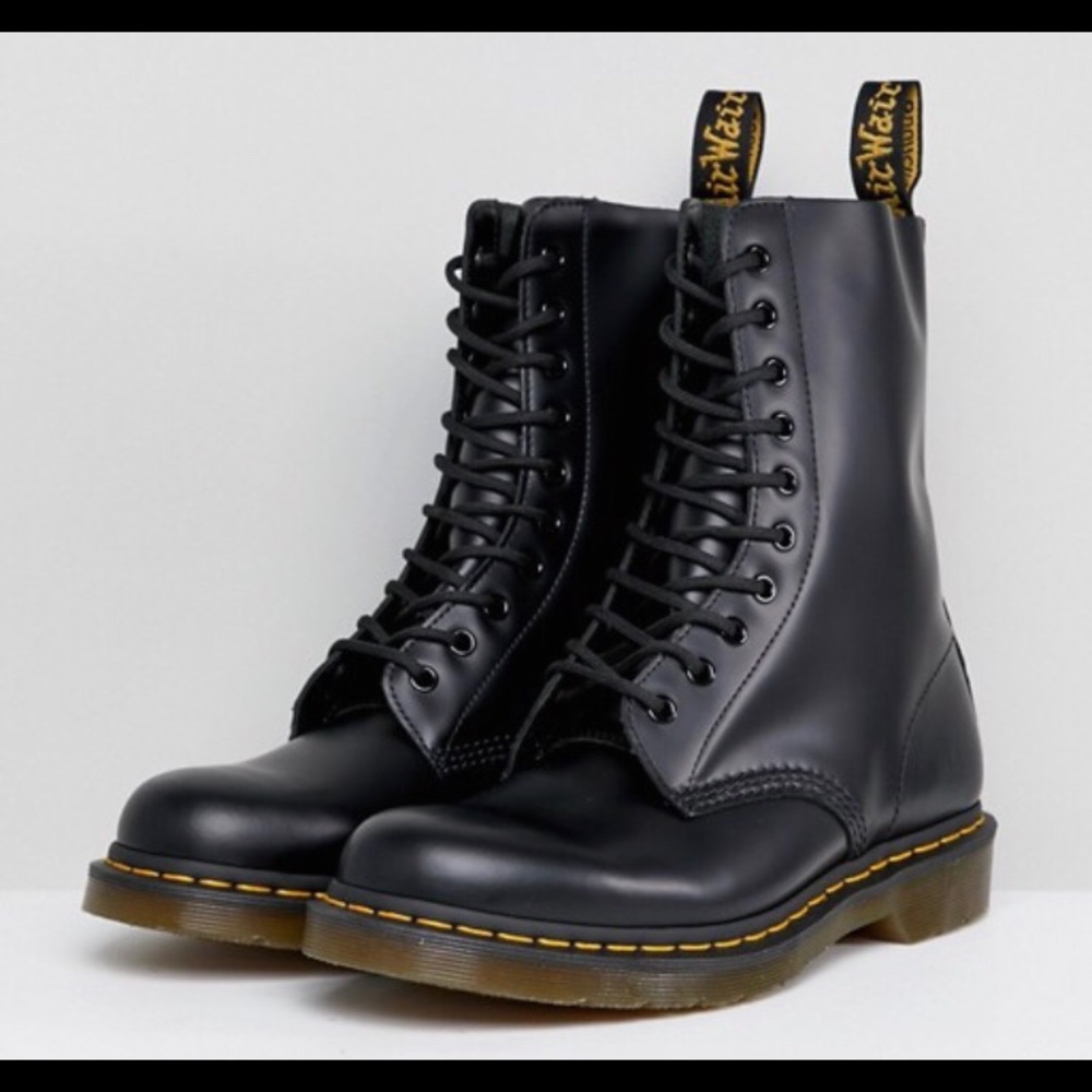 Dr Martens 1490 10 Eye Leather Boots Black